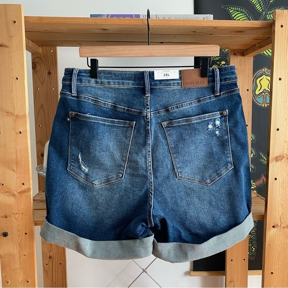 Judy Blue High Waisted Vintage Wash Tummy Control Cuffed Denim Short Plus 2X - Picture 6 of 16